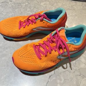 Newton Running Shoes, Women's Fate 8, Tangerine/Rhodamine, Size 8